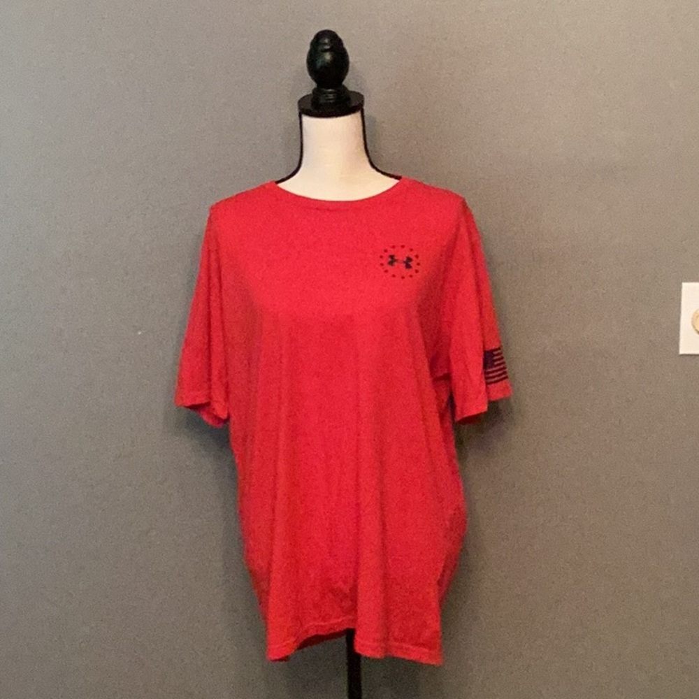 Mens XL Under Armour HeatGear Scarlet Red “Freedom” Shirt EUC